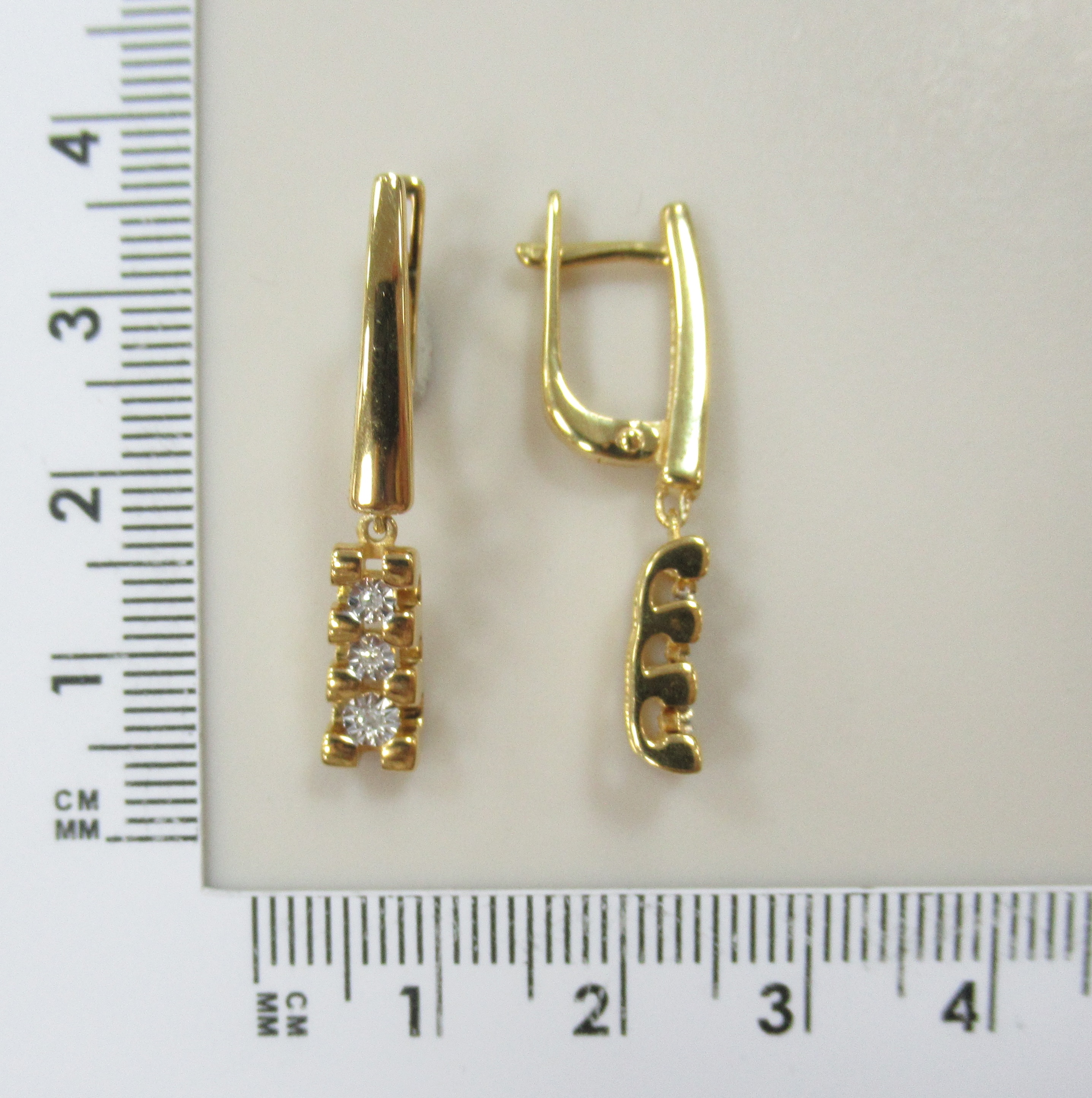 Серебряные серьги с бриллиантами